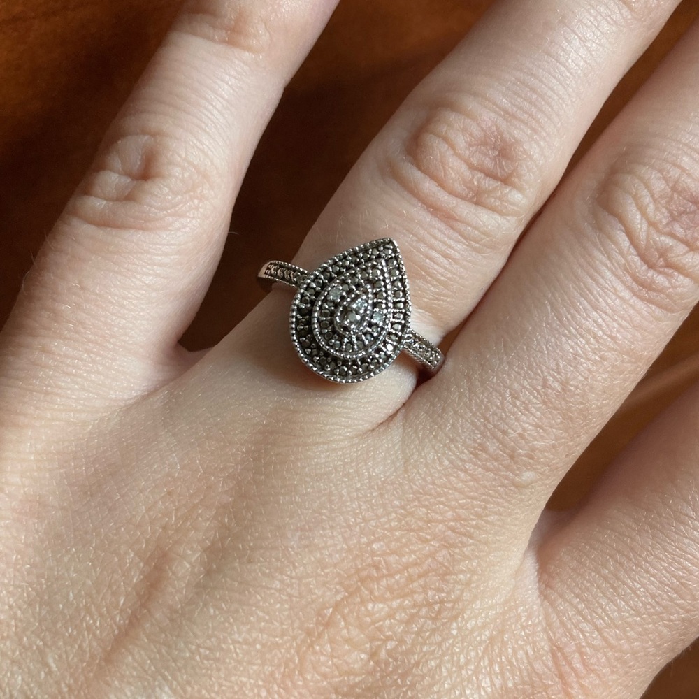 Diamond Accent Vintage-Style Pear-Shaped Ring